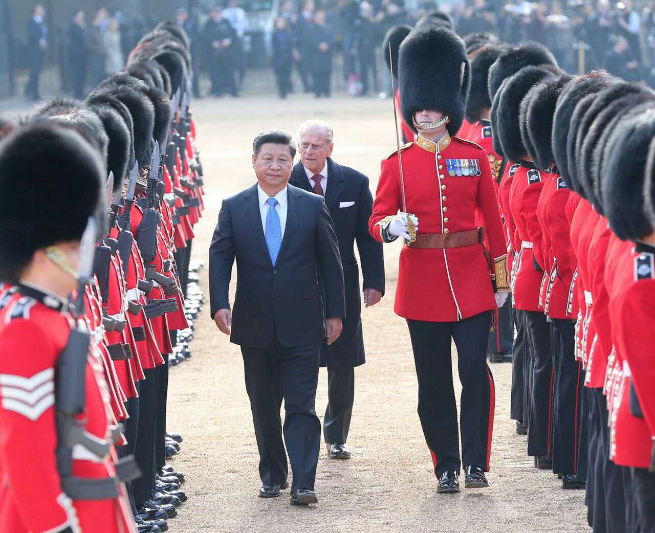 英國(guó)鳴放103響禮炮歡迎習(xí)近平