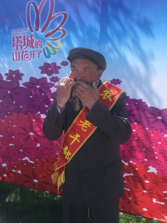 新疆老黨員不忘初心：共產(chǎn)黨員什么時(shí)候都不能脫離群眾