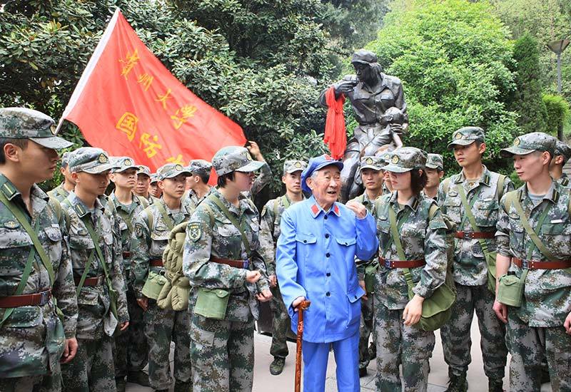 雄師闊步新征程——獻(xiàn)給長(zhǎng)征勝利80周年暨建軍89周年