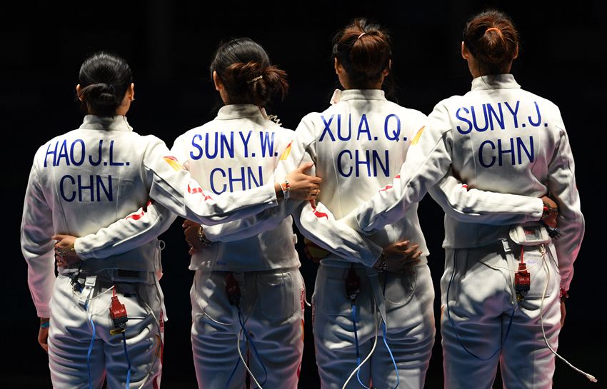 組圖:中國女子重劍隊(duì)衛(wèi)冕失敗 摘得銀牌