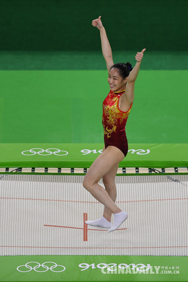 中國(guó)選手李丹獲得女子蹦床銅牌