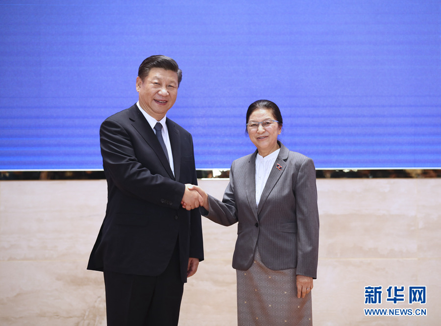 習(xí)近平會(huì)見老撾國(guó)會(huì)主席巴妮