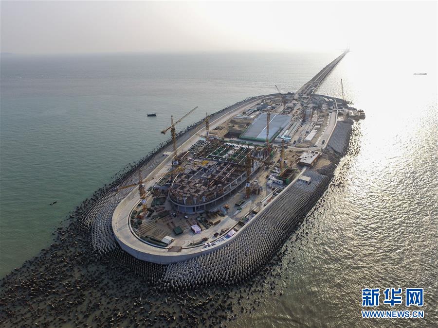 港珠澳大橋：“中國(guó)制造”撐起超級(jí)工程“世界之最”