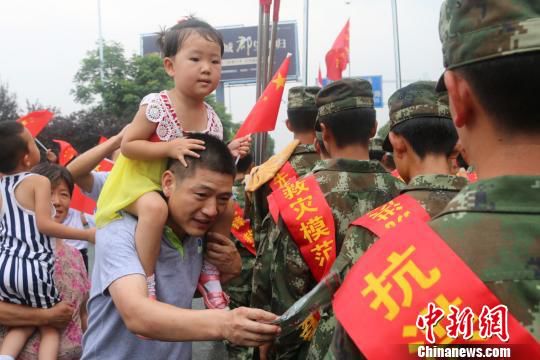 憑什么“軍人優(yōu)先”？就憑這！