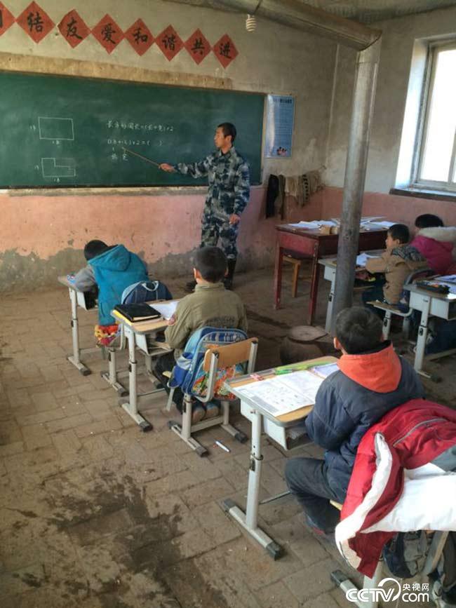 向退役軍人致敬！褪下戎裝，他們還是那個兵！