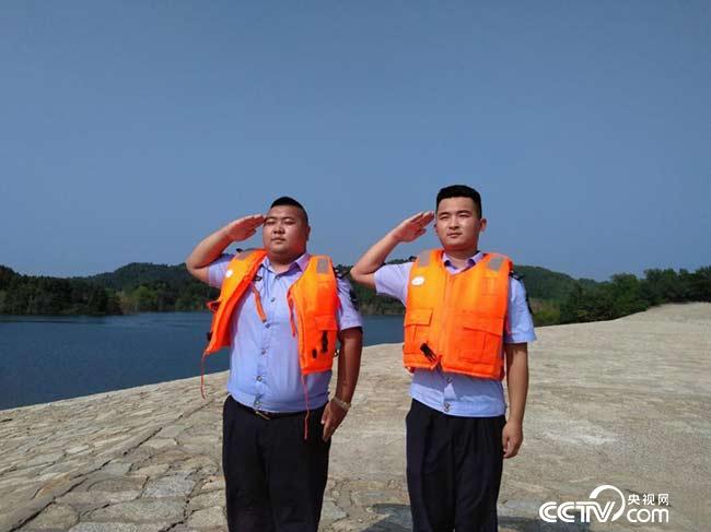 向退役軍人致敬！褪下戎裝，他們還是那個兵！