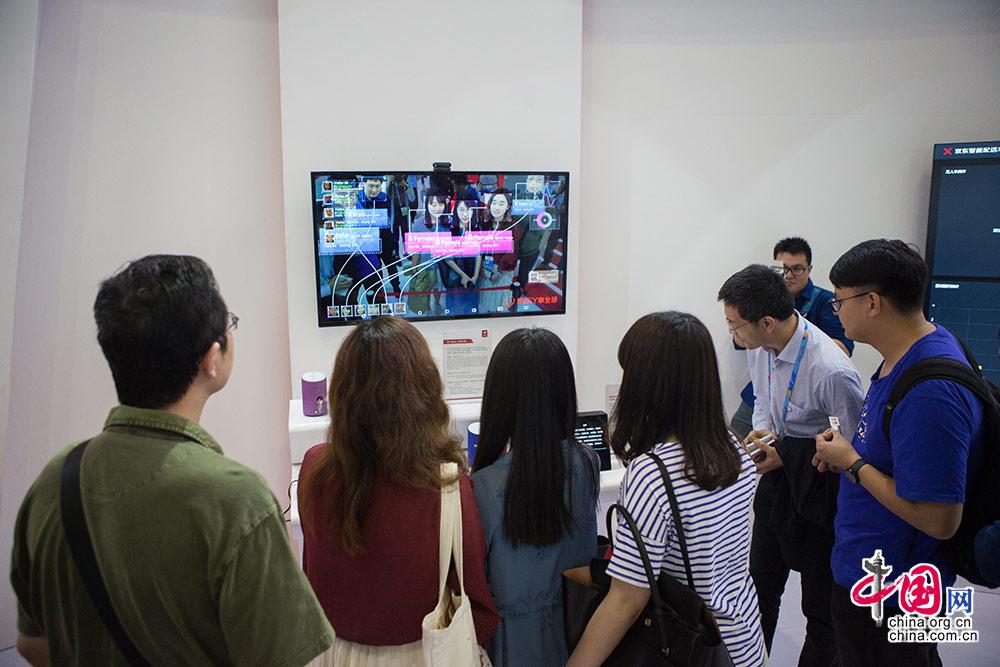 手勢支付、無人駕駛、 AI 導(dǎo) 覽 ……數(shù)字中國建設(shè)成果展覽會(huì)亮點(diǎn)搶先看 [ 組圖 ]
