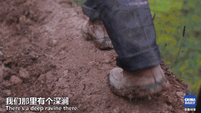 解碼中國丨這位當(dāng)代“愚公”在懸崖峭壁上鑿出7千米水渠，現(xiàn)實比神話傳說更震撼！