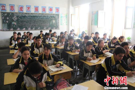 中國將繼續(xù)加大義務(wù)教育投入 重點向農(nóng)村等地傾斜