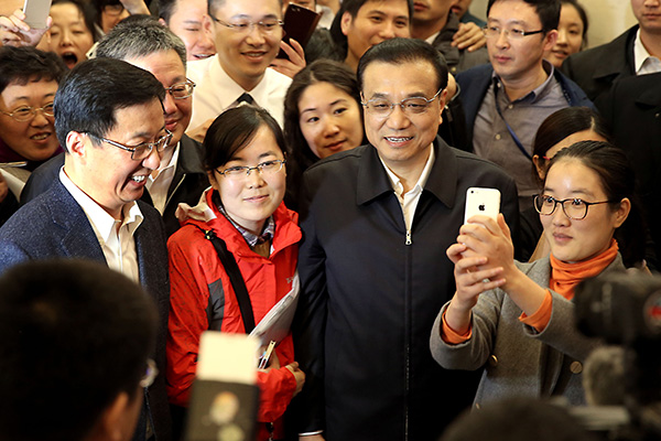 李克強：可在適當(dāng)時候推廣自貿(mào)區(qū)改革成果