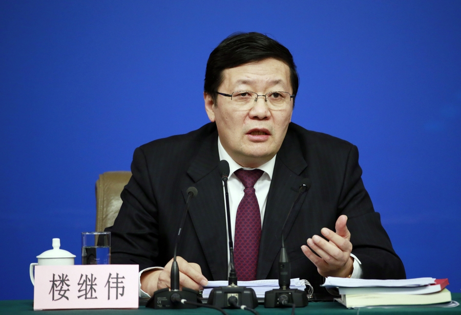 財(cái)政部部長(zhǎng)樓繼偉等就“財(cái)政工作和財(cái)稅改革”答記者問(wèn)