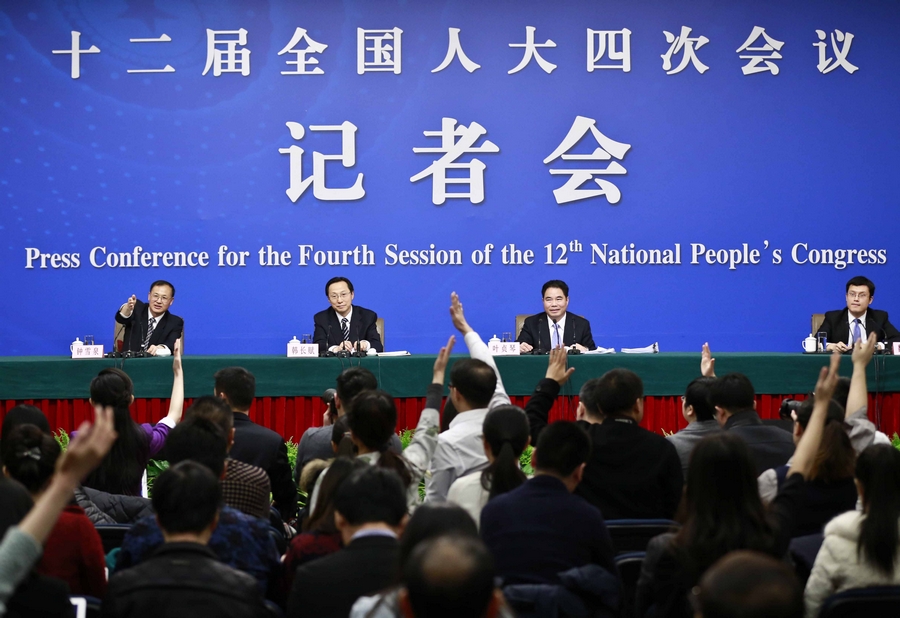 農(nóng)業(yè)部長韓長賦等就“轉(zhuǎn)方式調(diào)結(jié)構(gòu) 加快發(fā)展現(xiàn)代農(nóng)業(yè)”答記者問