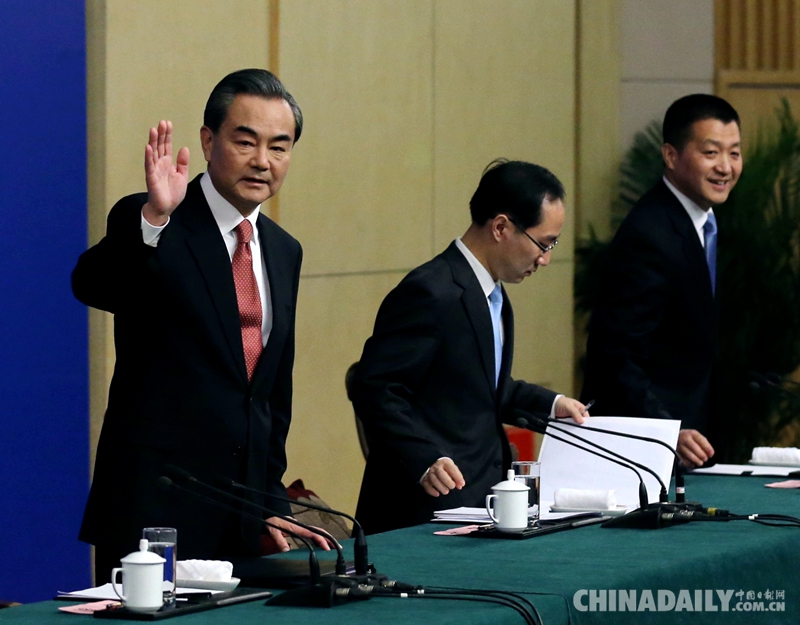 外交部部長(zhǎng)王毅就中國的外交政策和對(duì)外關(guān)系答記者問