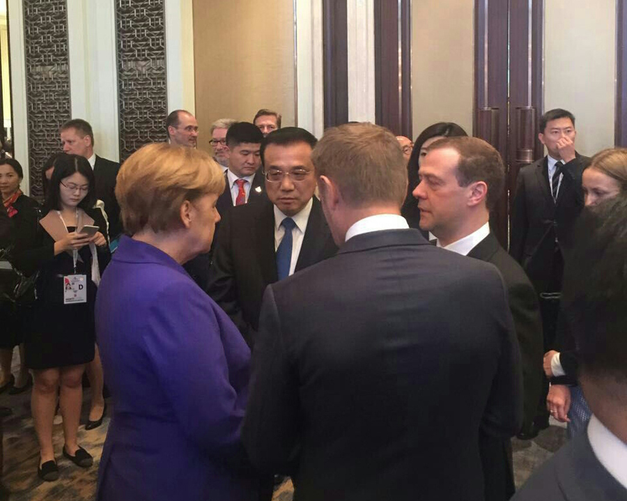 亞歐首腦會議上演“過道外交”