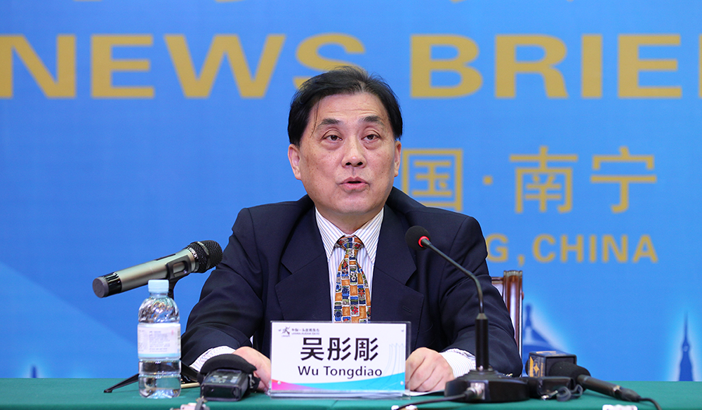 “兩會”組委會召開吹風(fēng)會向中外記者通報(bào)有關(guān)情況　升級版東博盛會為客商帶來全新體驗(yàn)