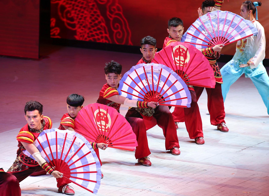 李克強與古巴領(lǐng)導(dǎo)人出席中古“手拉手·中拉文化交流年”活動