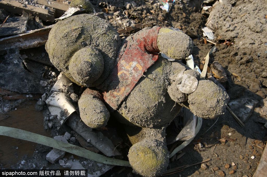 回顧福島隔離區(qū)3.11地震慘景 時(shí)隔五年地震再添創(chuàng)傷