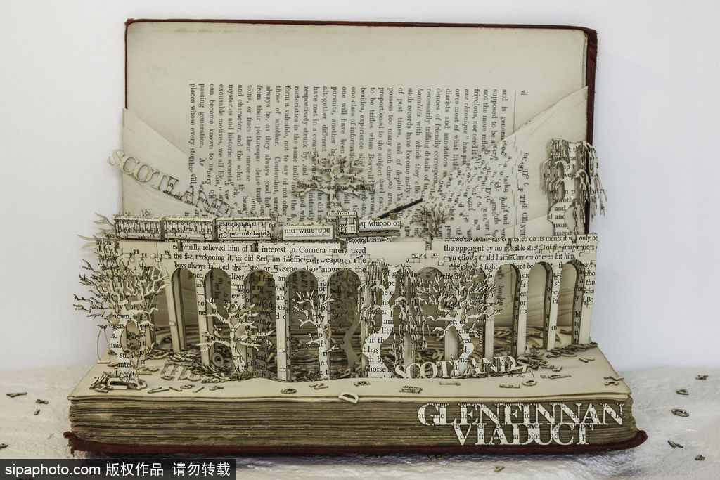 英國設(shè)計師打造立體書頁雕塑 重現(xiàn)哈利波特經(jīng)典場景