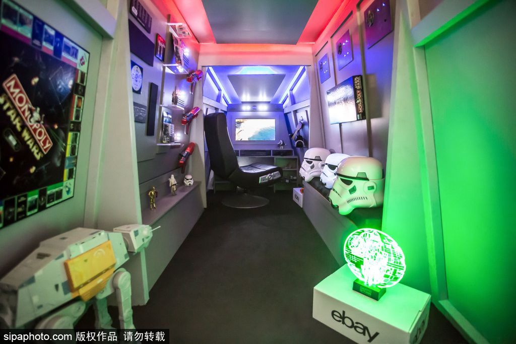 英骨灰級(jí)《星球大戰(zhàn)》粉絲為兒子仿造“戰(zhàn)車(chē)”