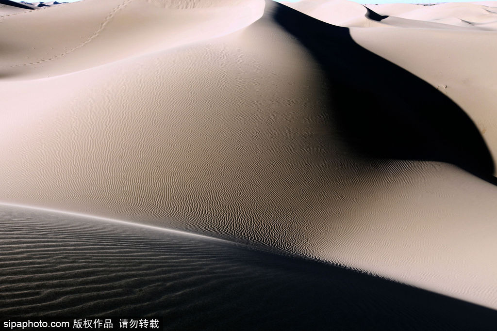 雄關(guān)漫道大漠狂風(fēng) 盤點全球令人窒息的沙漠美景