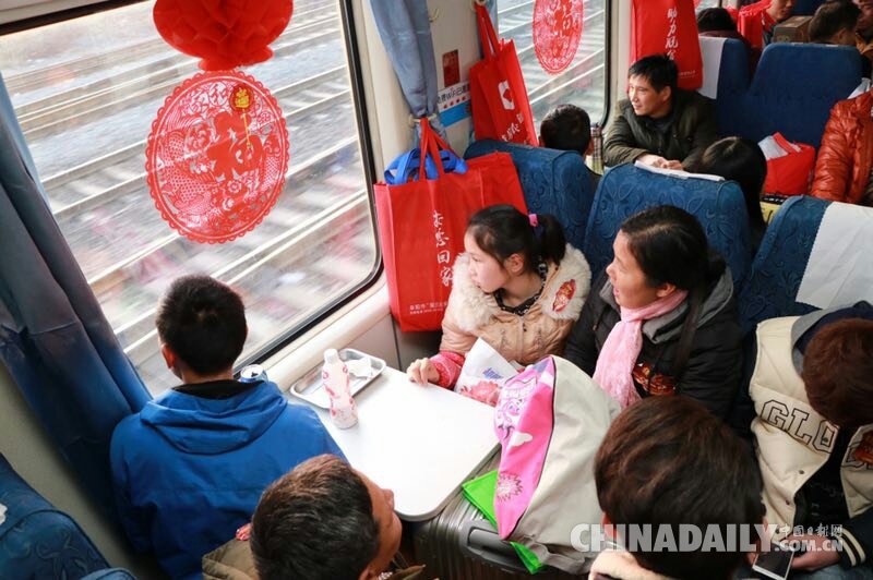 開往家鄉(xiāng)的專列：1200多名阜陽(yáng)農(nóng)民工免費(fèi)乘專列返鄉(xiāng)