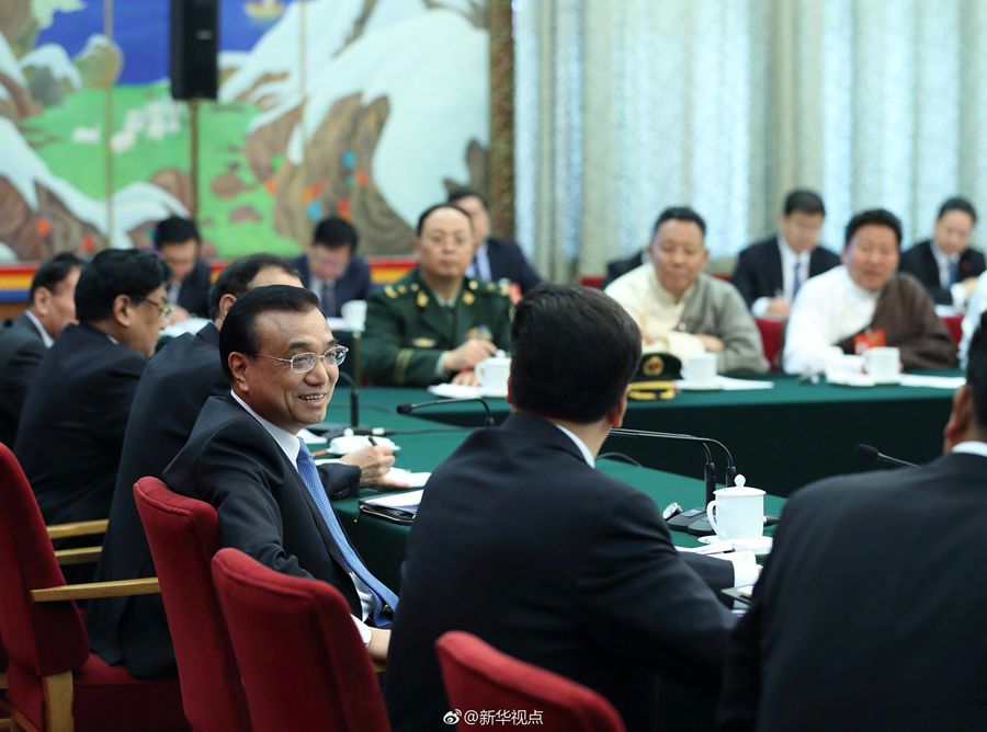 李克強參加西藏代表團審議：民族團結(jié)要像糌粑和糍粑那樣捏成團、聚成團、抱成團