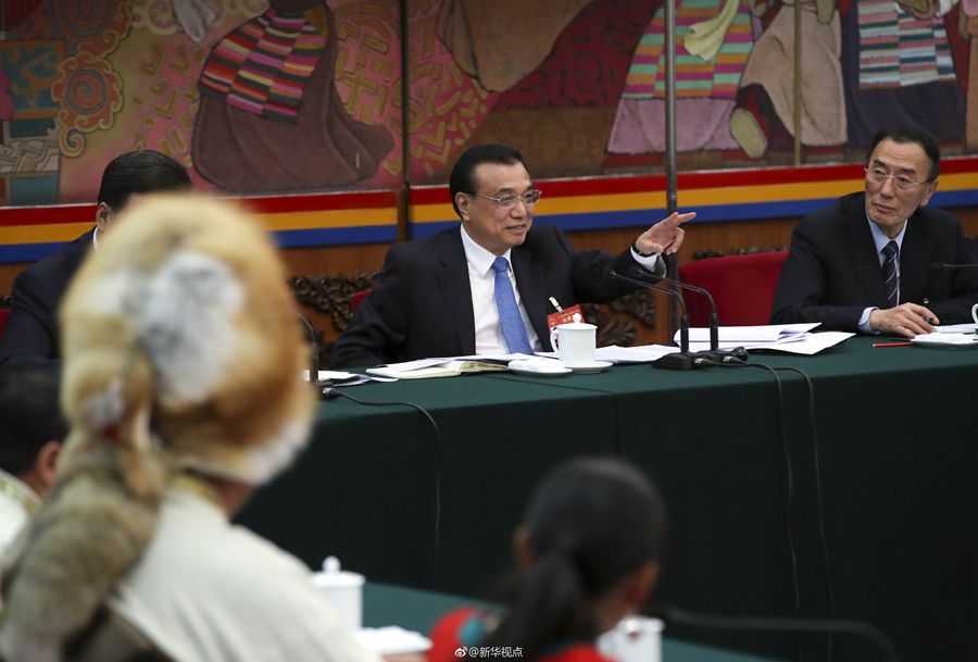 李克強(qiáng)參加西藏代表團(tuán)審議：民族團(tuán)結(jié)要像糌粑和糍粑那樣捏成團(tuán)、聚成團(tuán)、抱成團(tuán)