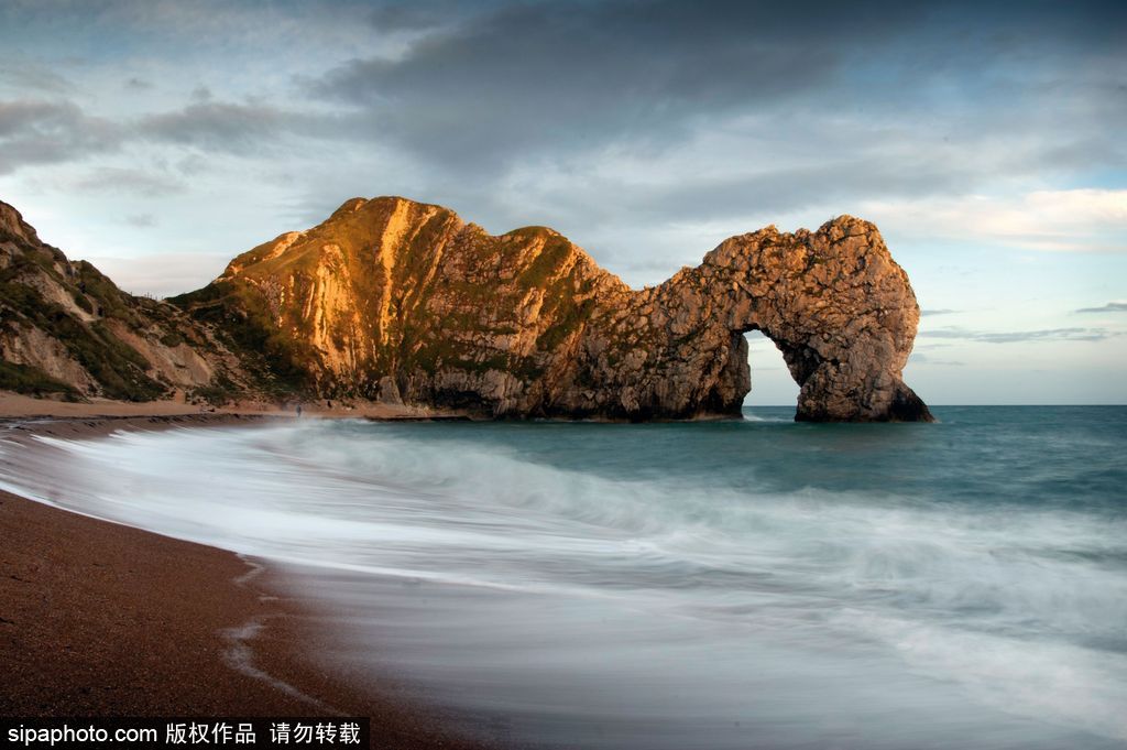 馬爾他海岸景觀“藍(lán)窗”沉入海底 盤(pán)點(diǎn)全球僅存石灰?guī)r拱形門(mén)奇觀