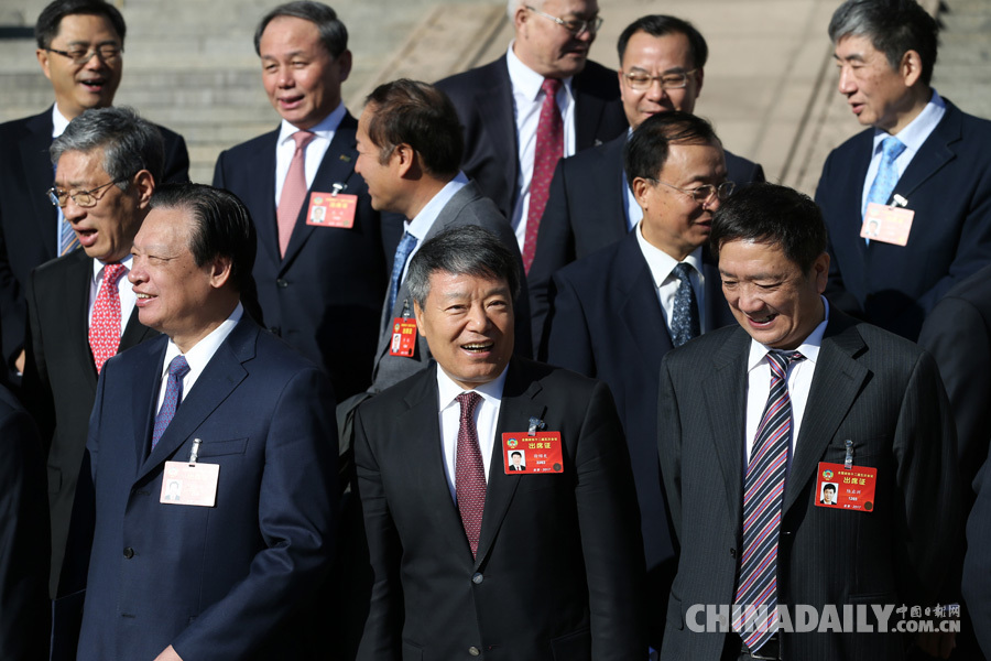 全國(guó)政協(xié)十二屆五次會(huì)議閉幕