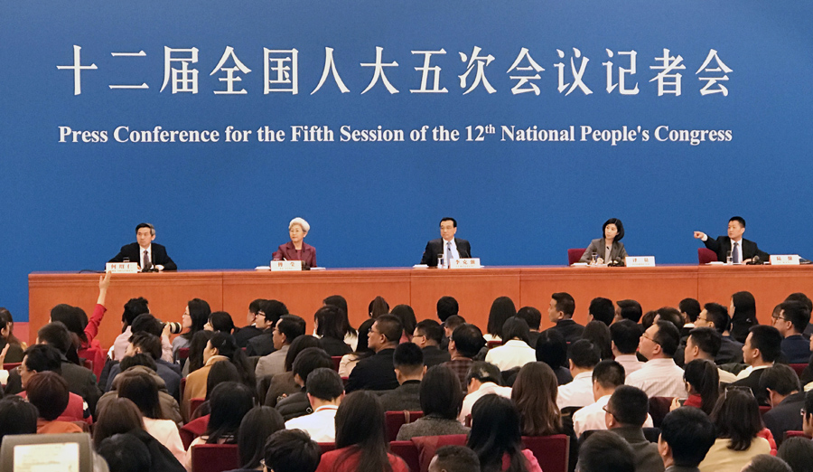李克強(qiáng)總理與中外記者見面