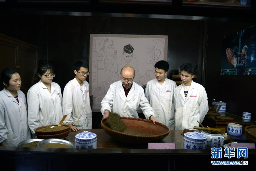 老字號“匠心”之美——勞動(dòng)節(jié)尋找中國百年“質(zhì)”造的底蘊(yùn)