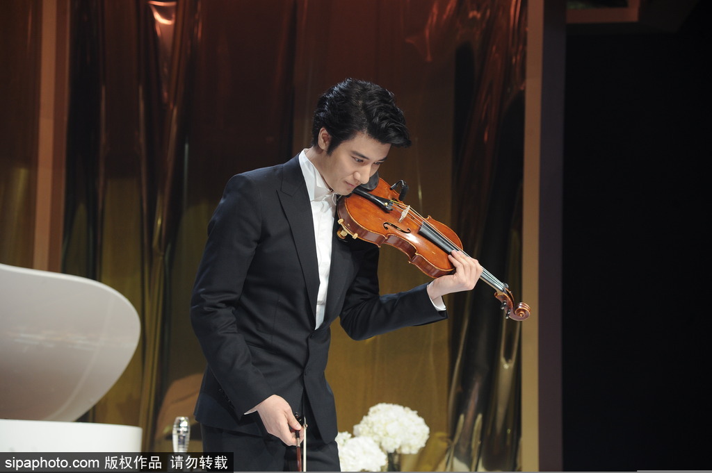 王力宏欲嘗試做導(dǎo)演 現(xiàn)場感恩愛人的支持