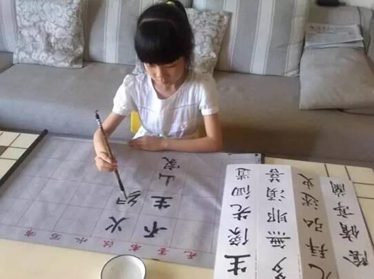 厲害了我的“中國(guó)制造”！從毛筆到訊飛語(yǔ)音 英國(guó)小哥講述中國(guó)書寫傳奇丨好運(yùn)中國(guó)