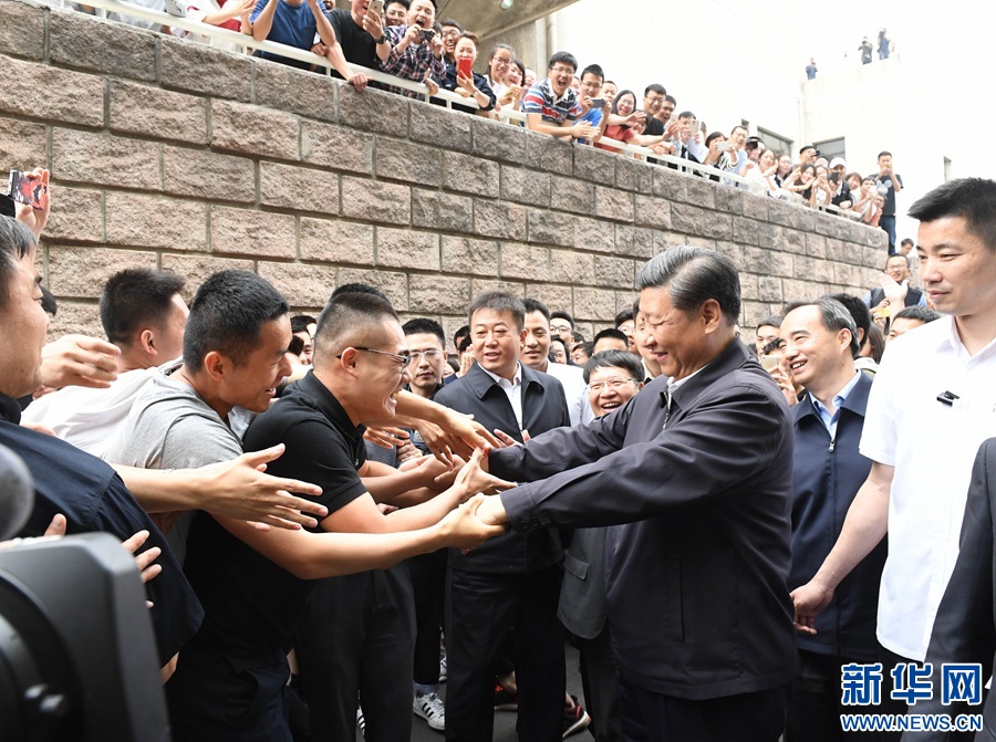 習(xí)近平在中國政法大學(xué)考察