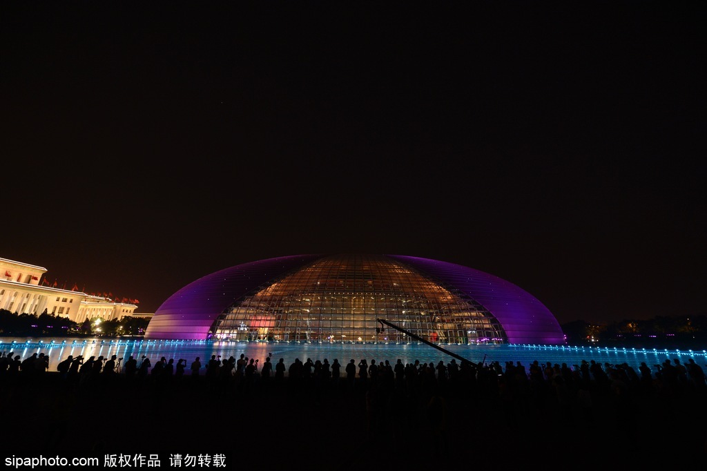 迎“一帶一路”高峰論壇 北京國(guó)家大劇院景光照明璀璨奪目
