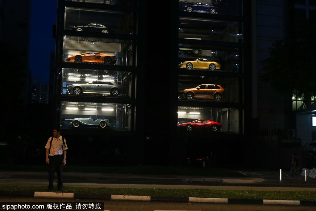 投幣買豪車！新加坡現世界最高汽車自動售貨機達15層樓