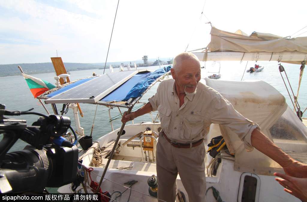 別再拿年齡當借口 八旬老人獨自完成環(huán)球航行像“英雄”一樣歸來