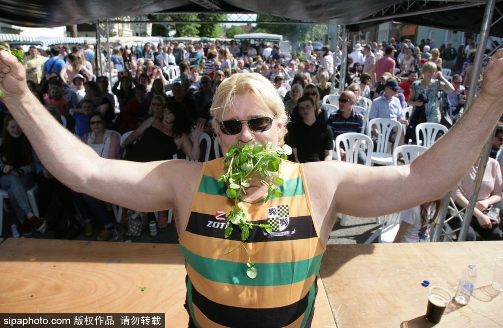 舌尖上的美食？英國吃豆瓣菜大賽眾選手大快朵頤瘋狂塞菜