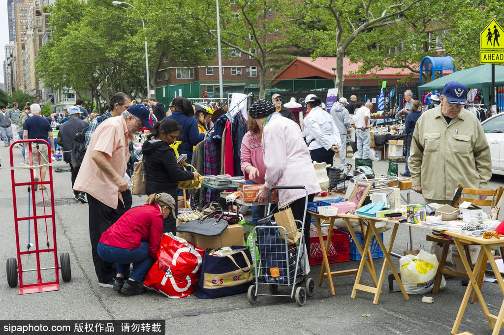 紐約民眾“淘寶”時節(jié)到來 年度跳蚤市場拉開帷幕