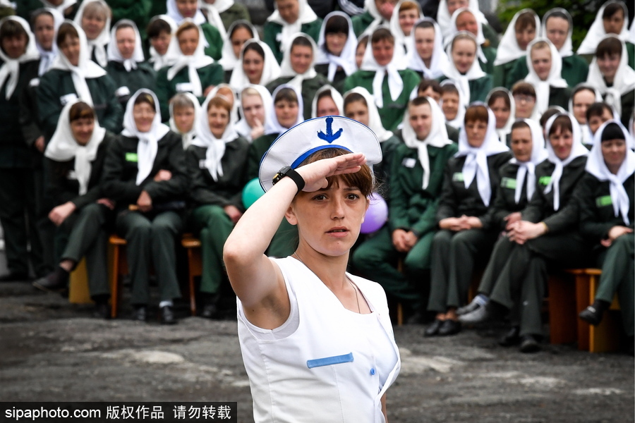 不輸超模！俄羅斯女子監(jiān)獄舉行時裝秀