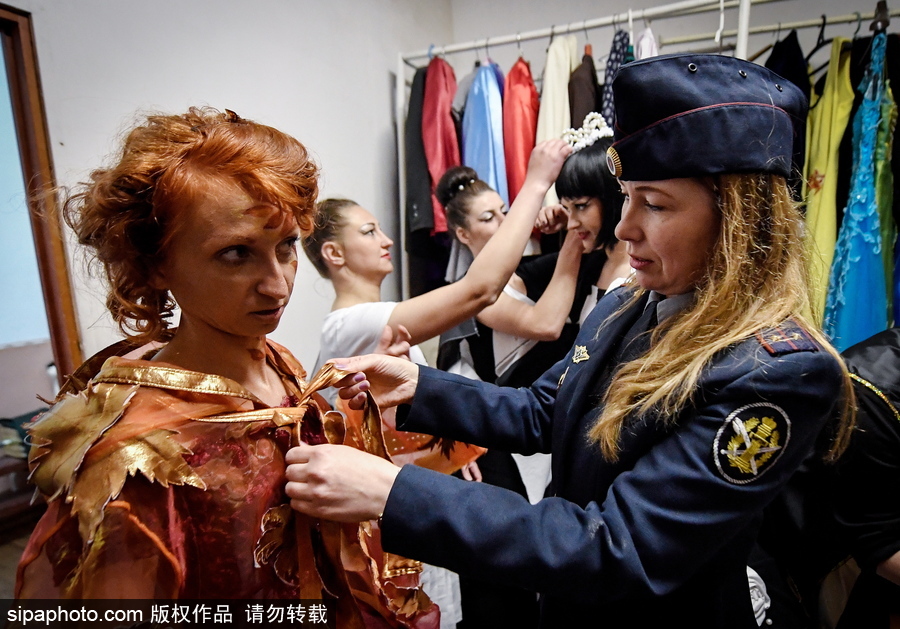不輸超模！俄羅斯女子監(jiān)獄舉行時(shí)裝秀