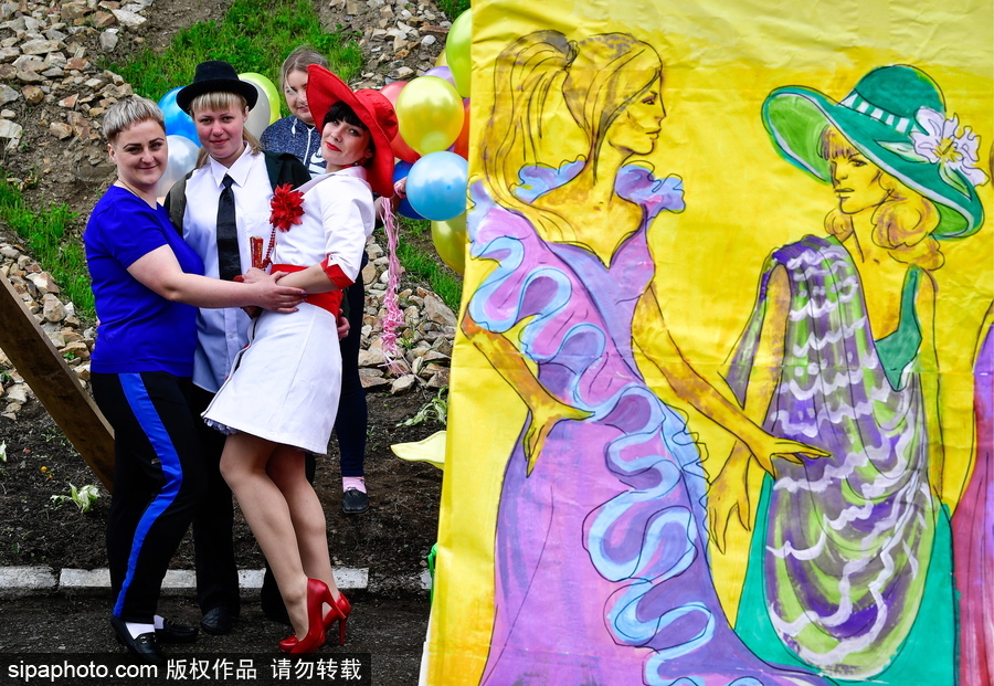 不輸超模！俄羅斯女子監(jiān)獄舉行時(shí)裝秀