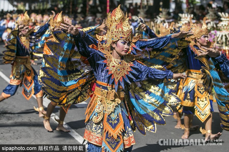 巴厘島藝術節(jié)開幕游行 讓你領略不一樣的巴厘風情