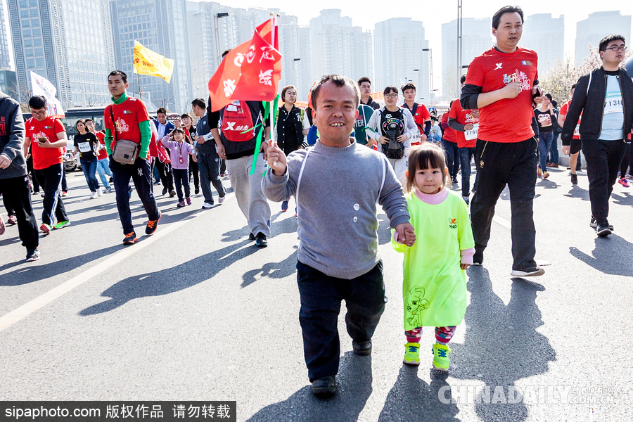 父親節(jié)到來 盤點(diǎn)“超能力”老爸的親子時(shí)刻