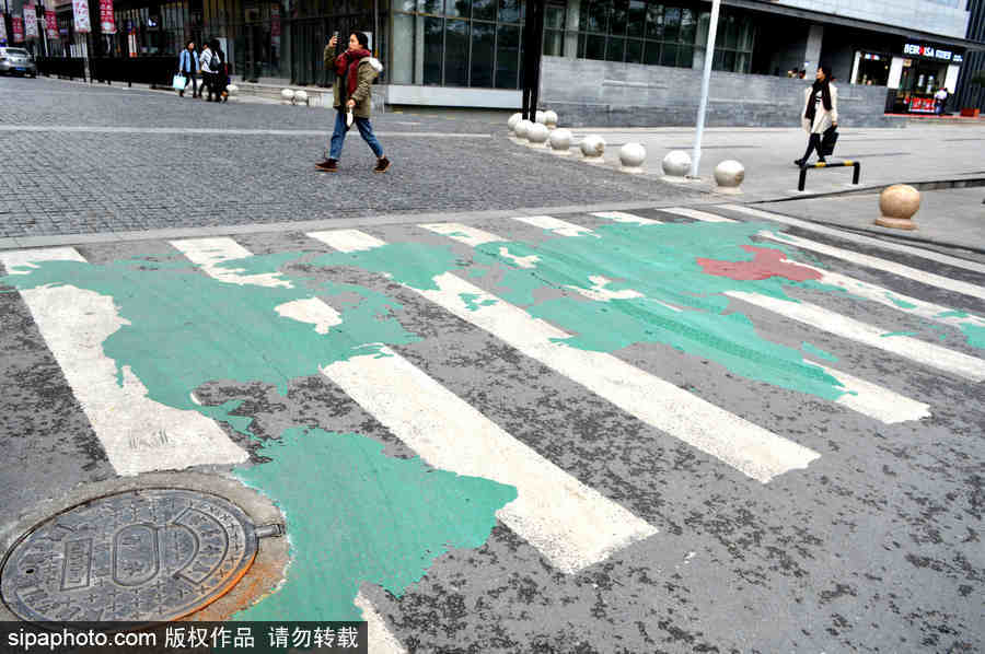 斑馬線也瘋狂 盤點(diǎn)創(chuàng)意人行橫道藝術(shù)