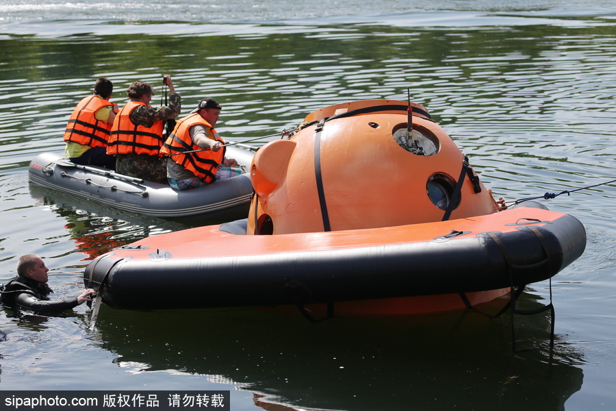 探訪國(guó)際空間站宇航員訓(xùn)練 美俄加三國(guó)宇航員參加起飛前培訓(xùn)