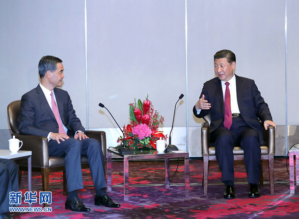 習(xí)近平會見梁振英和香港特別行政區(qū)行政、立法、司法機構(gòu)負(fù)責(zé)人