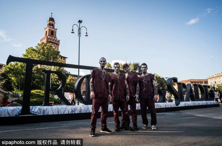 《權力的游戲》第七季開播 意大利死忠粉COS劇中人物神還原現(xiàn)場嗨翻天