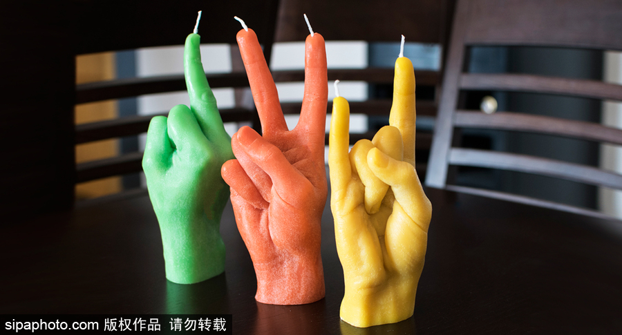 你認(rèn)出這是蠟燭了嗎？立陶宛一公司推出人手型蠟燭可燃燒20小時(shí)