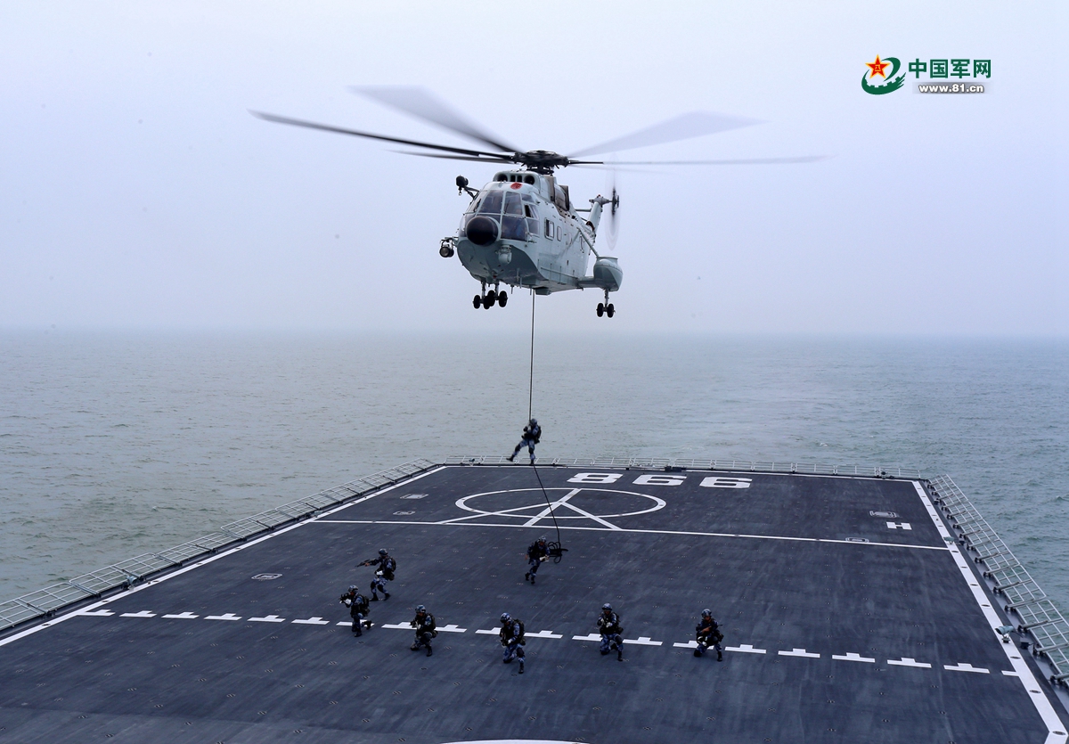 立體投送登陸 我海軍艦、機(jī)、艇協(xié)同出擊